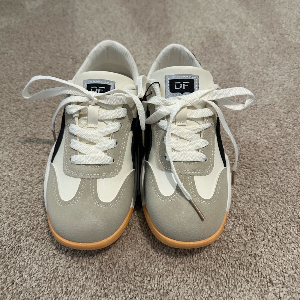 NWT DeFlorance Shoes